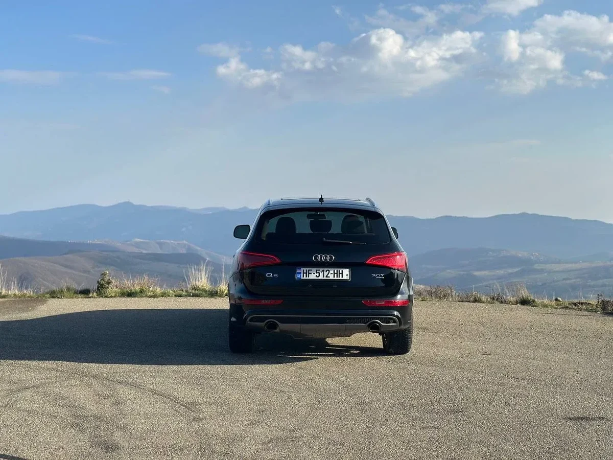 AUDI Q5 6