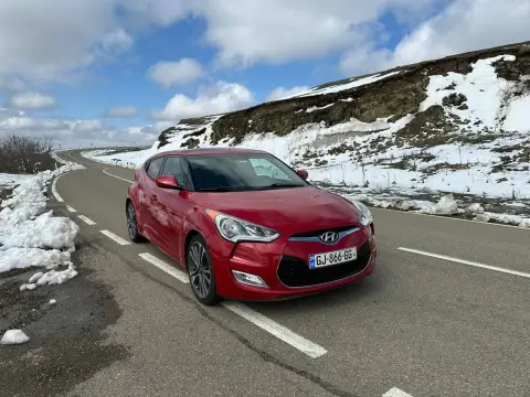 HYUNDAI Veloster