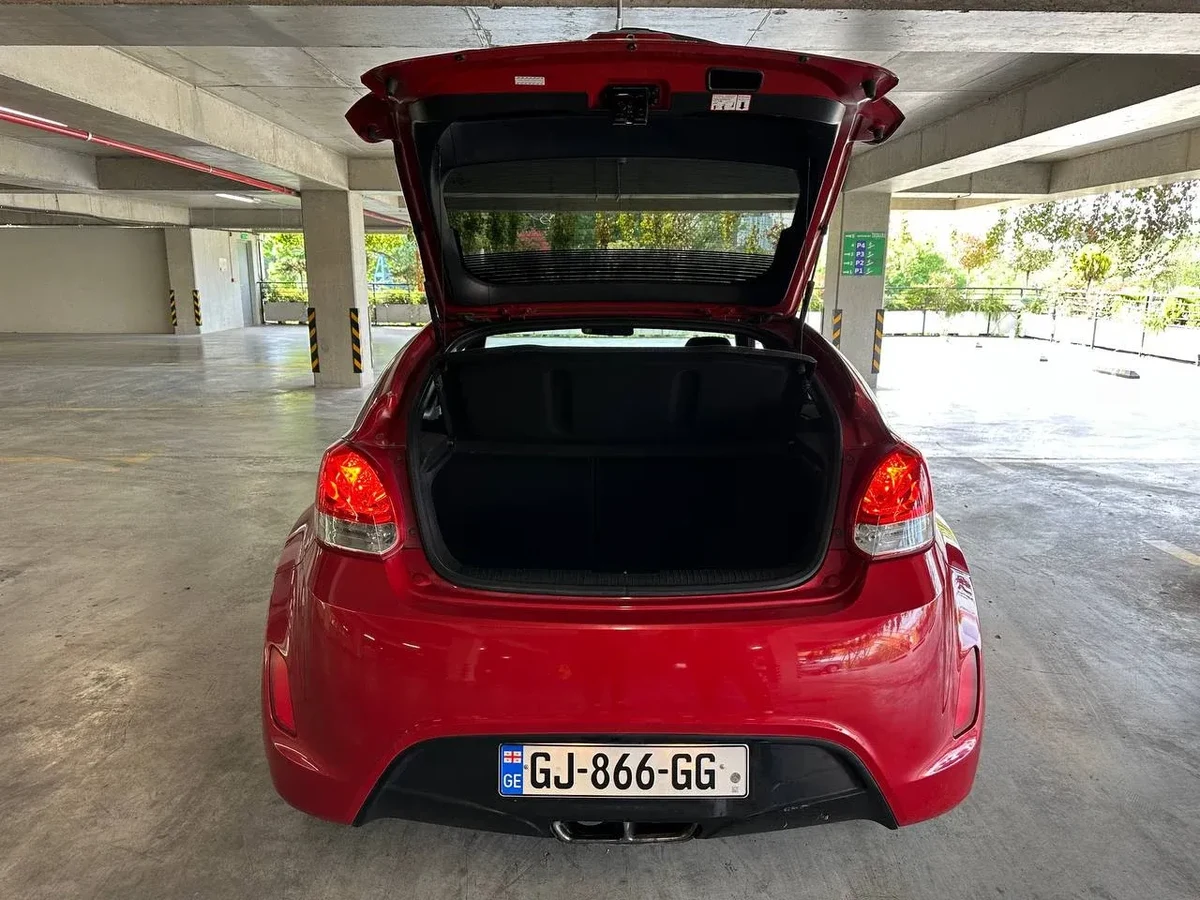 HYUNDAI Veloster 5