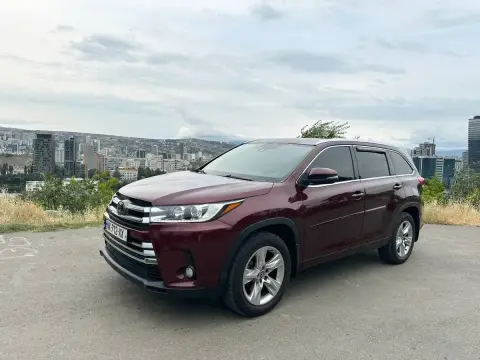 TOYOTA Highlander