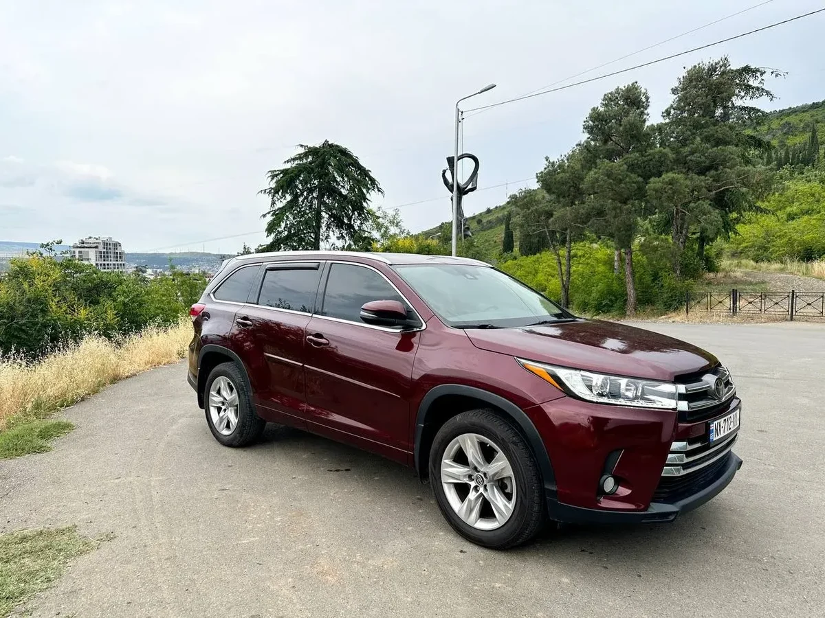 TOYOTA Highlander 3