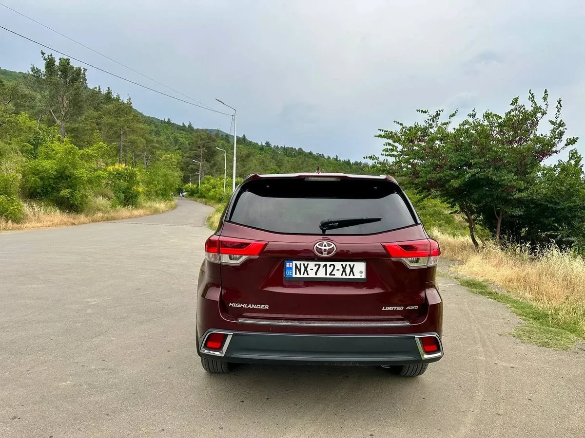 TOYOTA Highlander 4