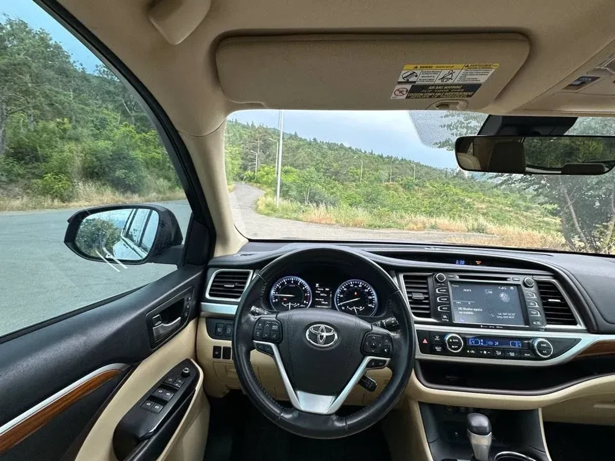 TOYOTA Highlander 5