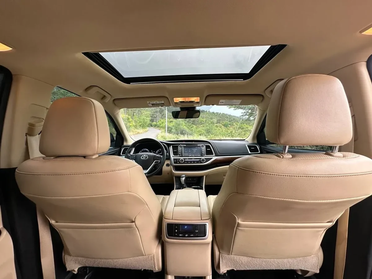 TOYOTA Highlander 6