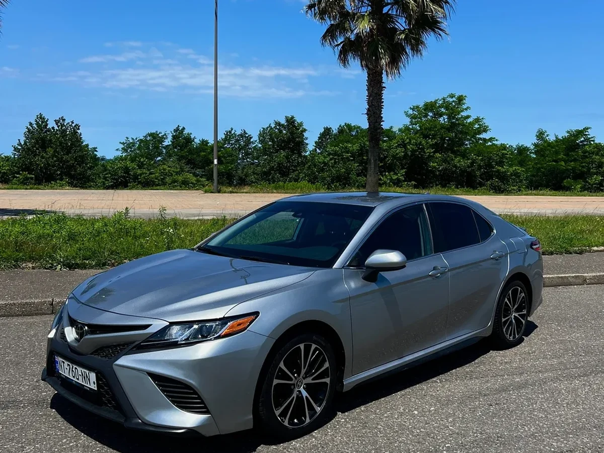 TOYOTA Camry 3