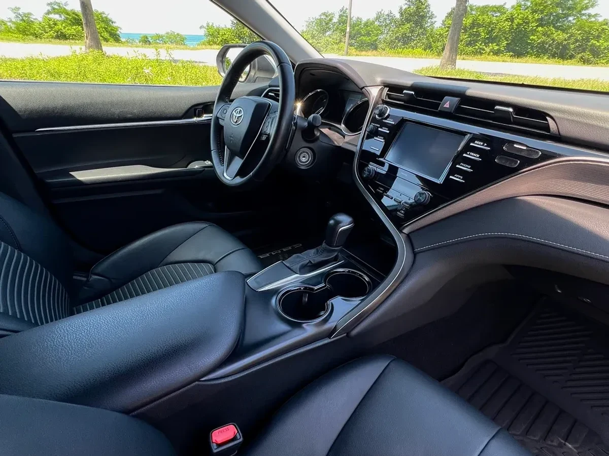 TOYOTA Camry 6