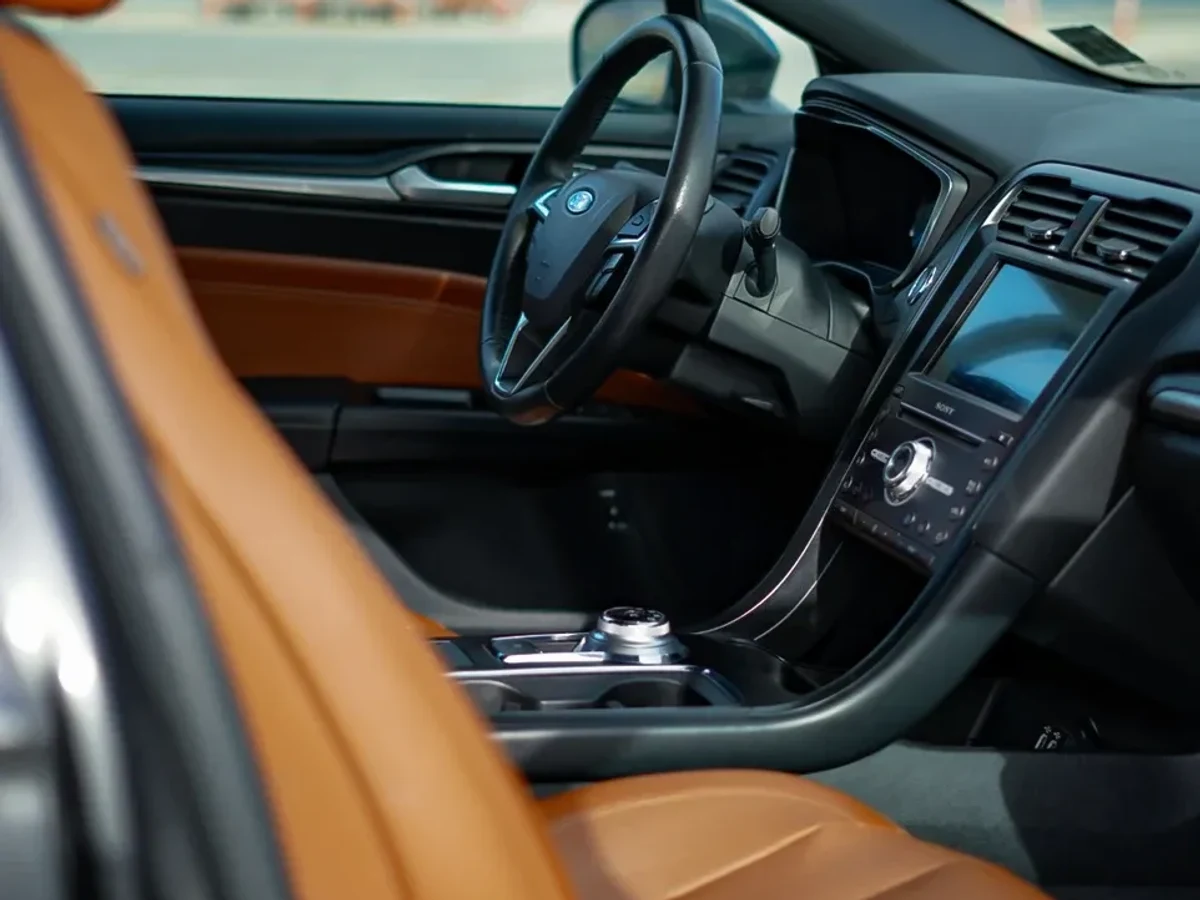 FORD Fusion 4