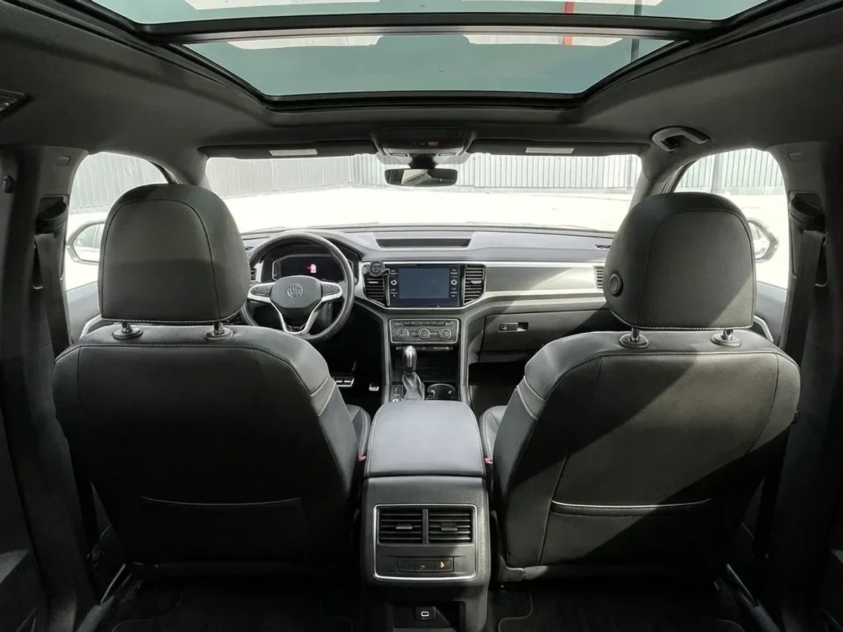 VOLKSWAGEN Atlas Cross Sport 5