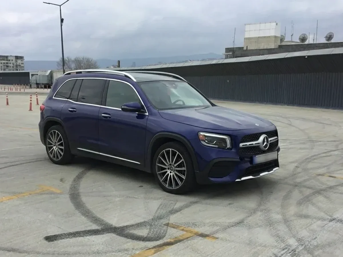 MERCEDES-BENZ GLB-Class 3