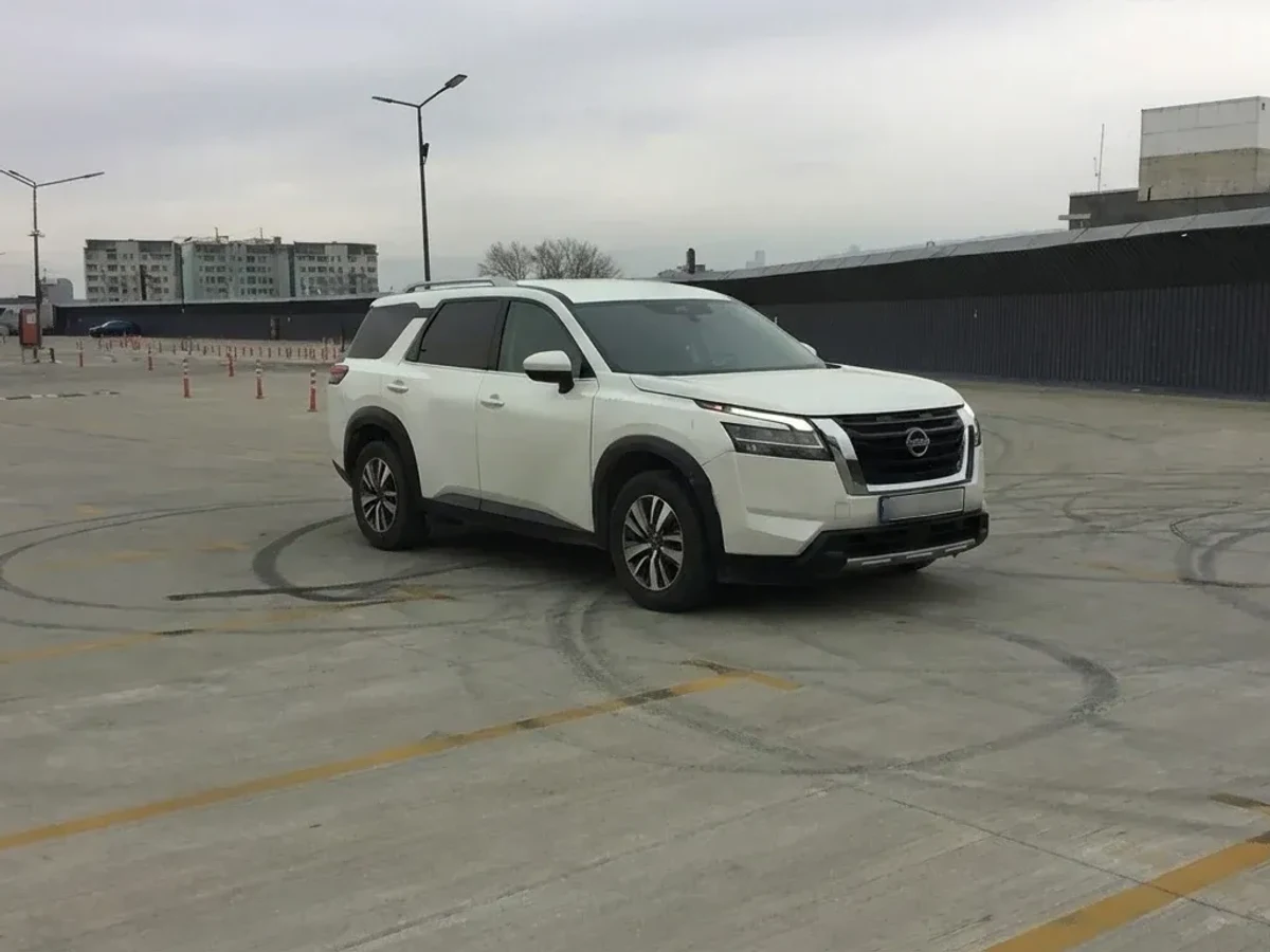 NISSAN Pathfinder 3