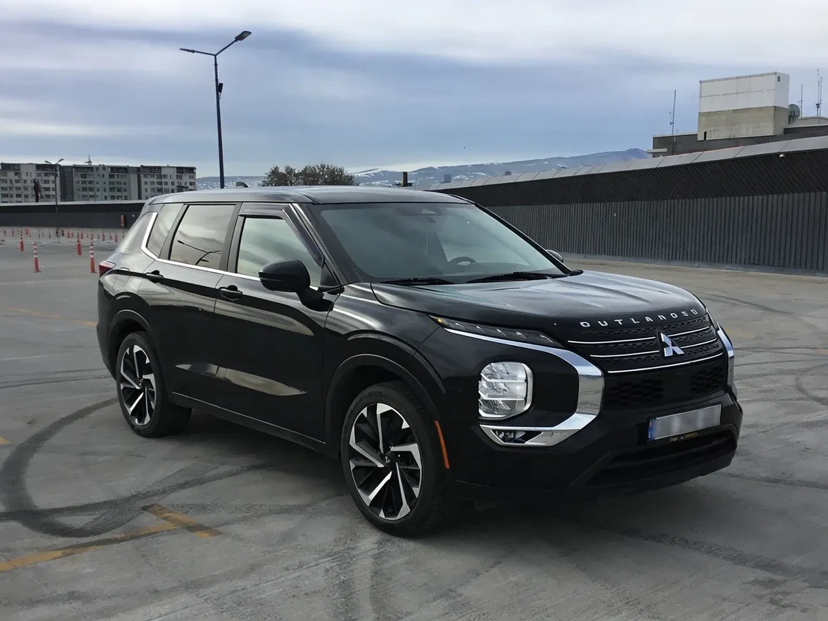 MITSUBISHI Outlander 3