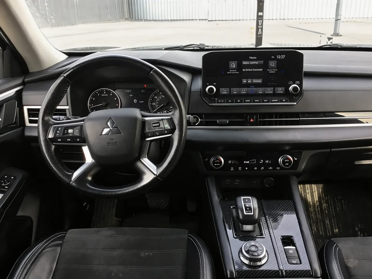 MITSUBISHI Outlander 5