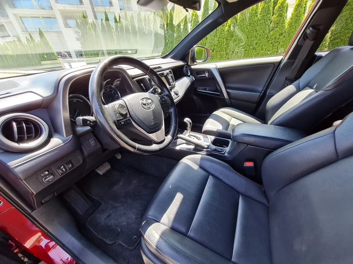 TOYOTA RAV4 4