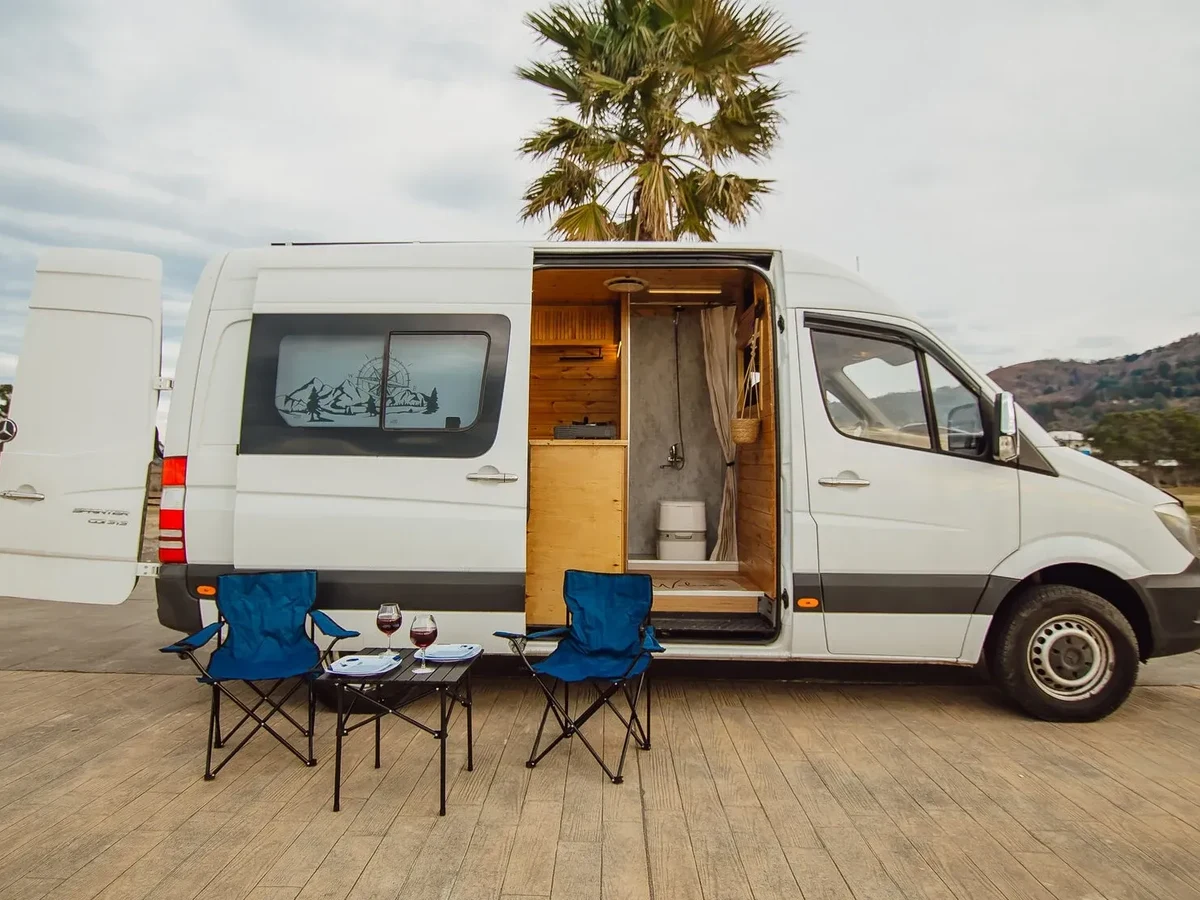 MERCEDES-BENZ VAN 2