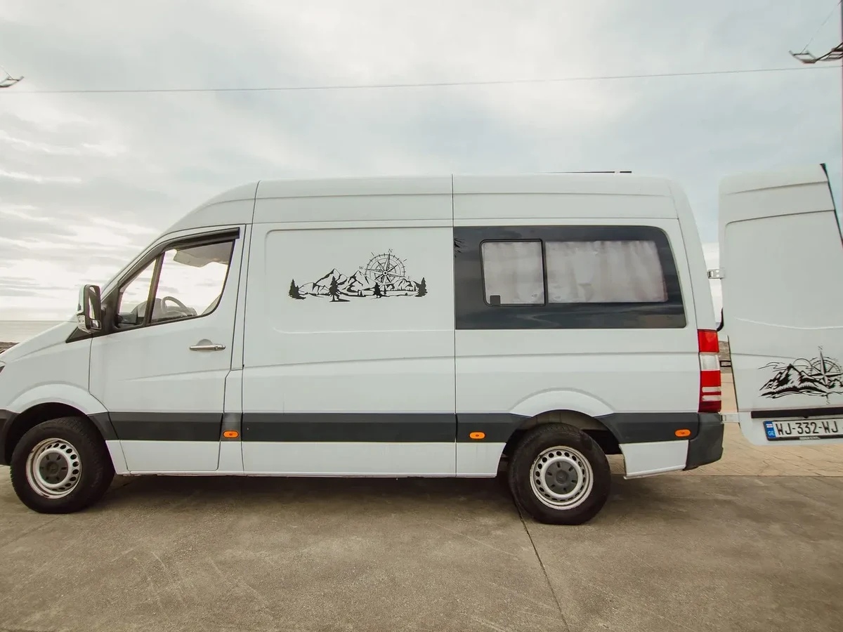 MERCEDES-BENZ VAN 3