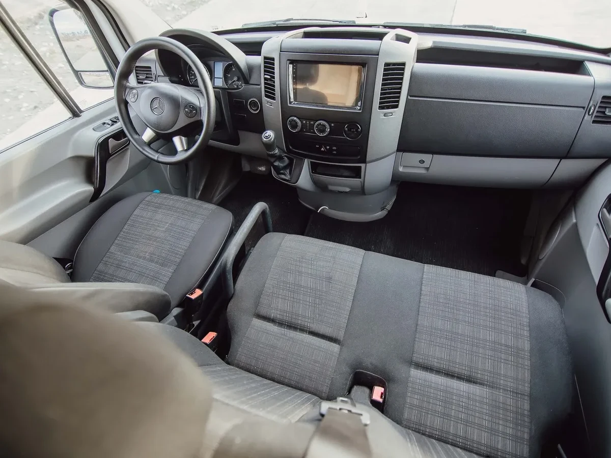 MERCEDES-BENZ VAN 6