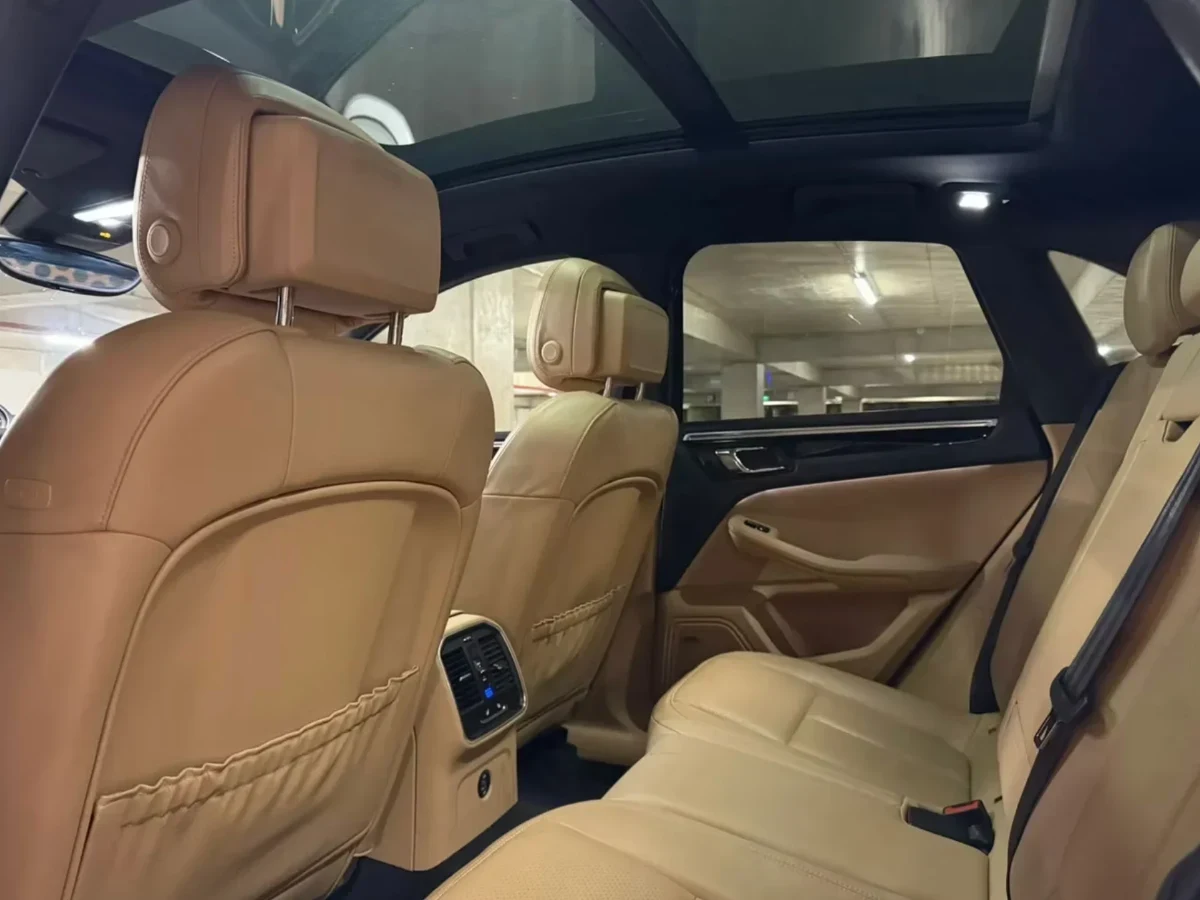 PORSCHE Macan S 4
