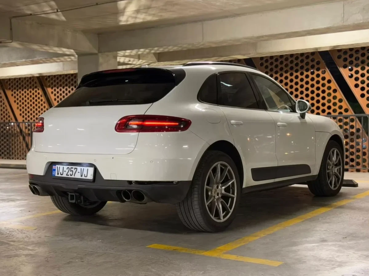 PORSCHE Macan S 5