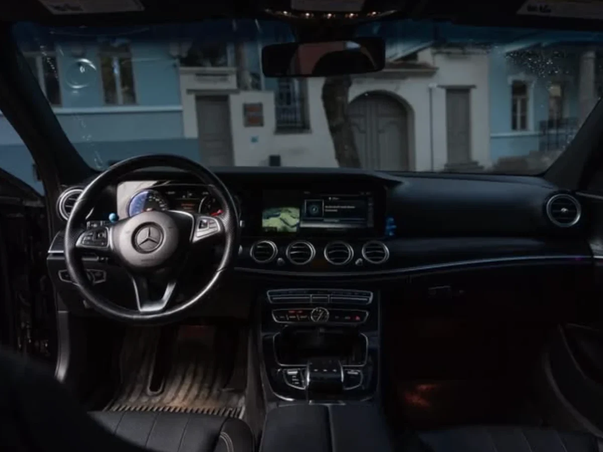 MERCEDES-BENZ E Class  2