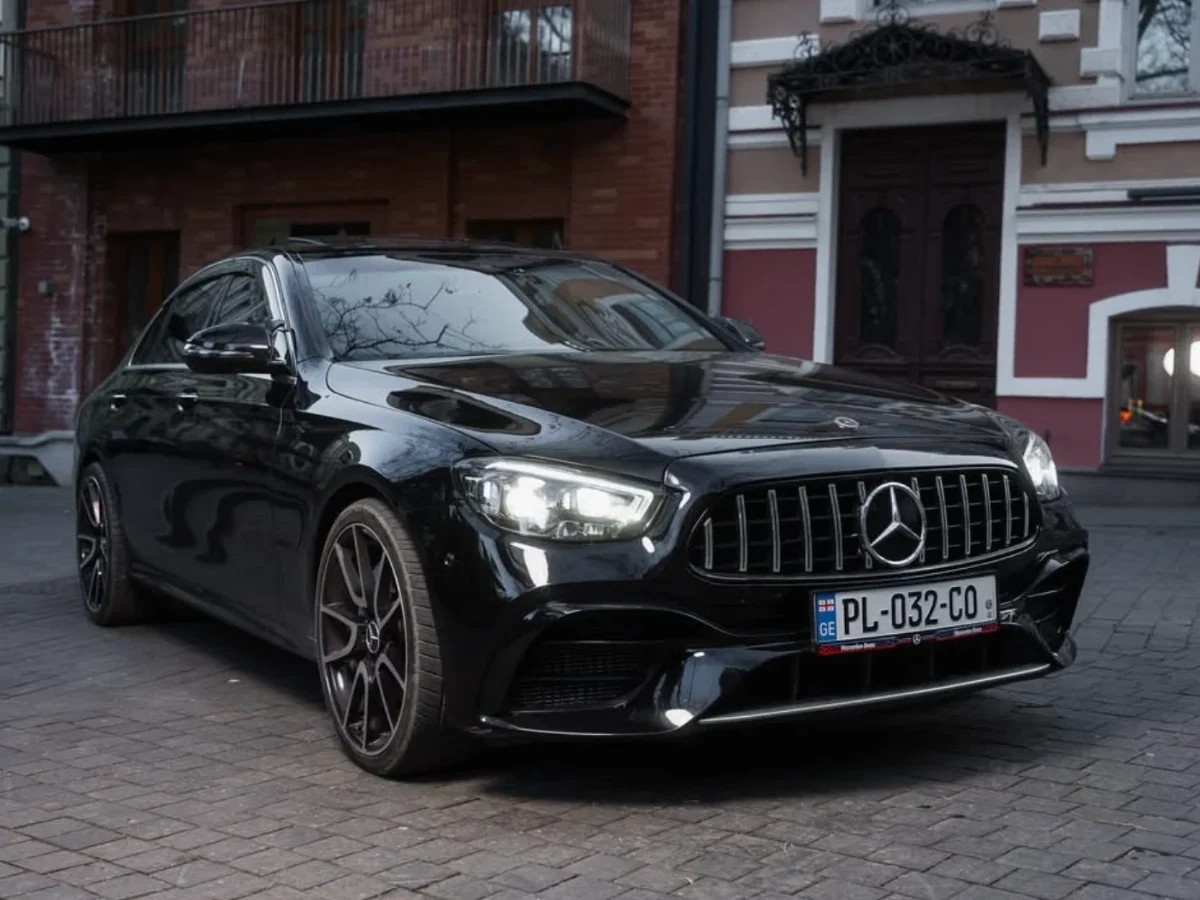MERCEDES-BENZ E Class  4