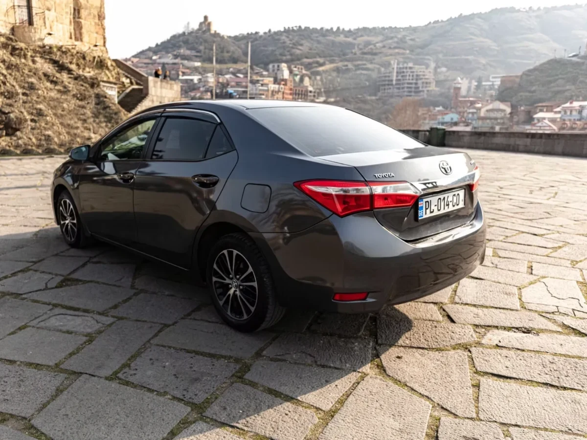 TOYOTA Corolla 4