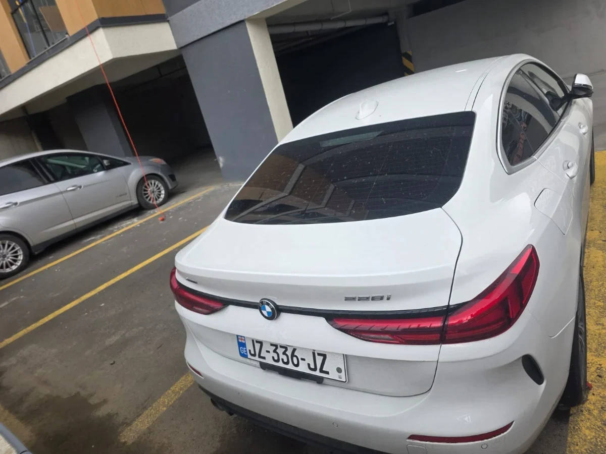 BMW 228i 7